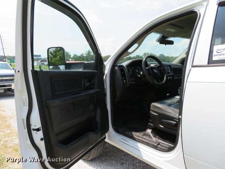 image for item DE8239 2013 Dodge Ram 2500HD Crew Cab pickup truck