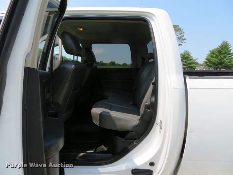 image for item DE8239 2013 Dodge Ram 2500HD Crew Cab pickup truck