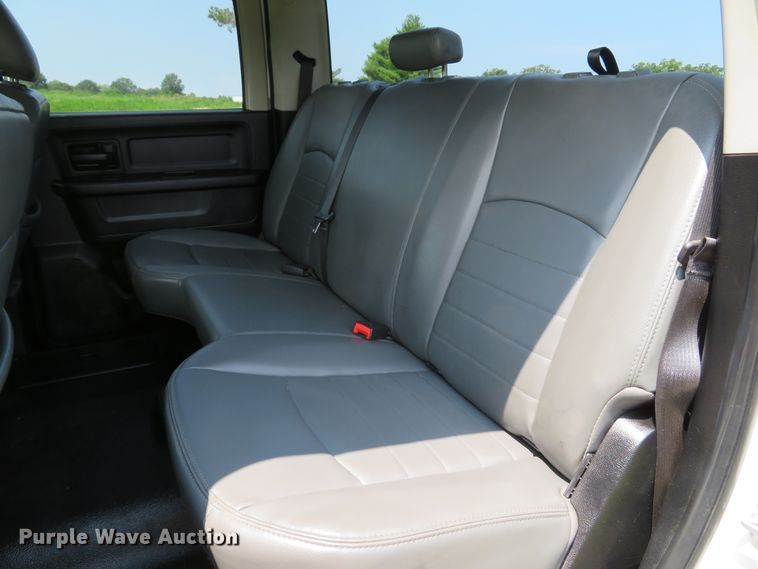 image for item DE8239 2013 Dodge Ram 2500HD Crew Cab pickup truck