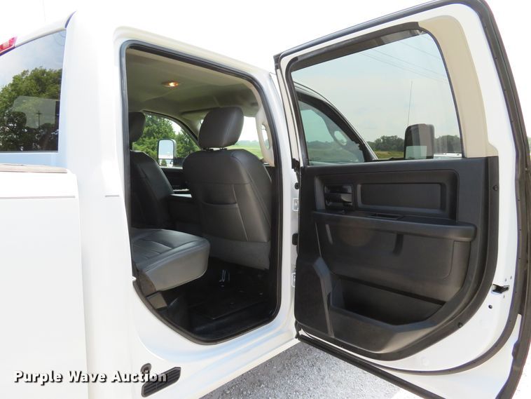 image for item DE8239 2013 Dodge Ram 2500HD Crew Cab pickup truck