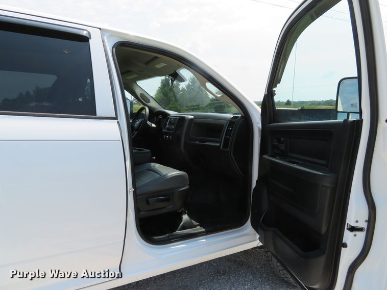 image for item DE8239 2013 Dodge Ram 2500HD Crew Cab pickup truck