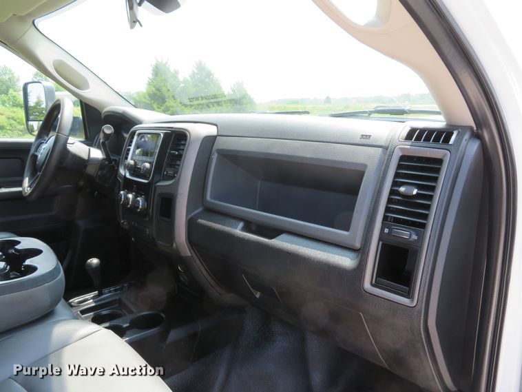 image for item DE8239 2013 Dodge Ram 2500HD Crew Cab pickup truck