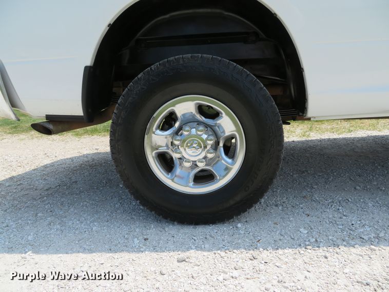 image for item DE8239 2013 Dodge Ram 2500HD Crew Cab pickup truck