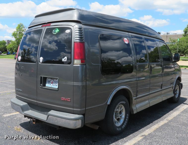 image for item DE8241 2000 GMC Savanna G1500 van