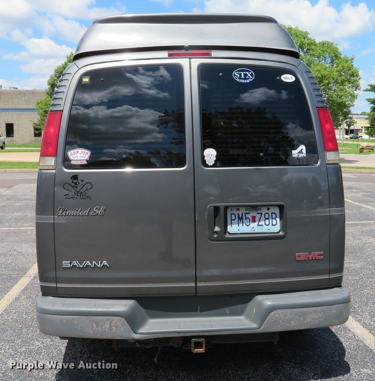 image for item DE8241 2000 GMC Savanna G1500 van