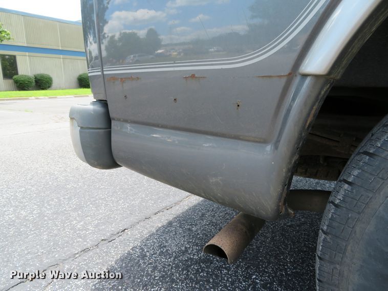 image for item DE8241 2000 GMC Savanna G1500 van