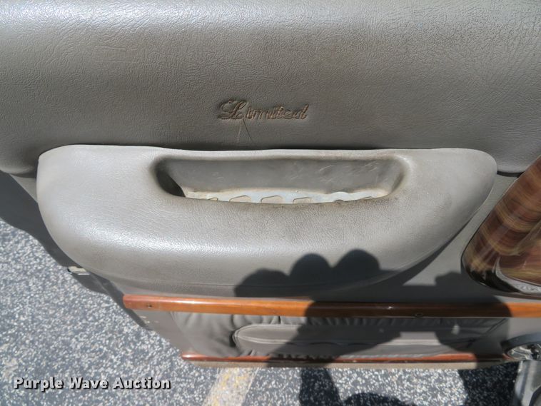 image for item DE8241 2000 GMC Savanna G1500 van