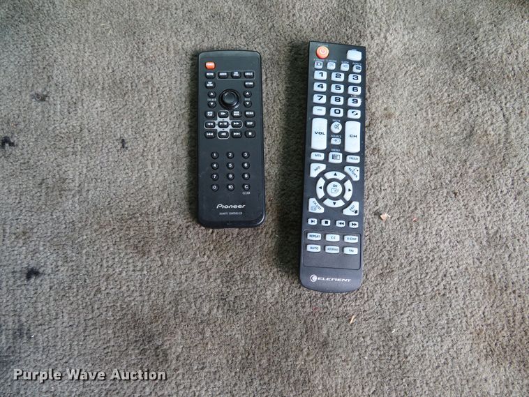 image for item DE8241 2000 GMC Savanna G1500 van