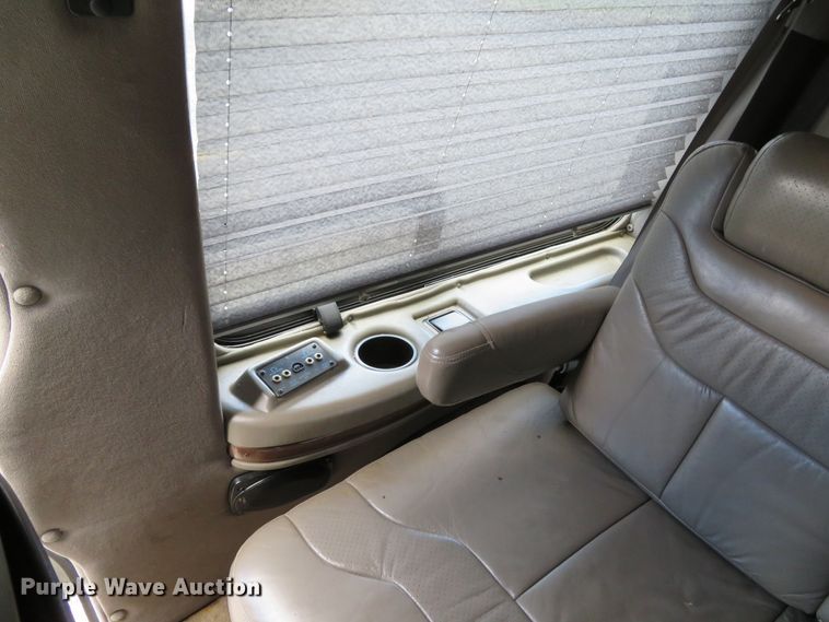 image for item DE8241 2000 GMC Savanna G1500 van