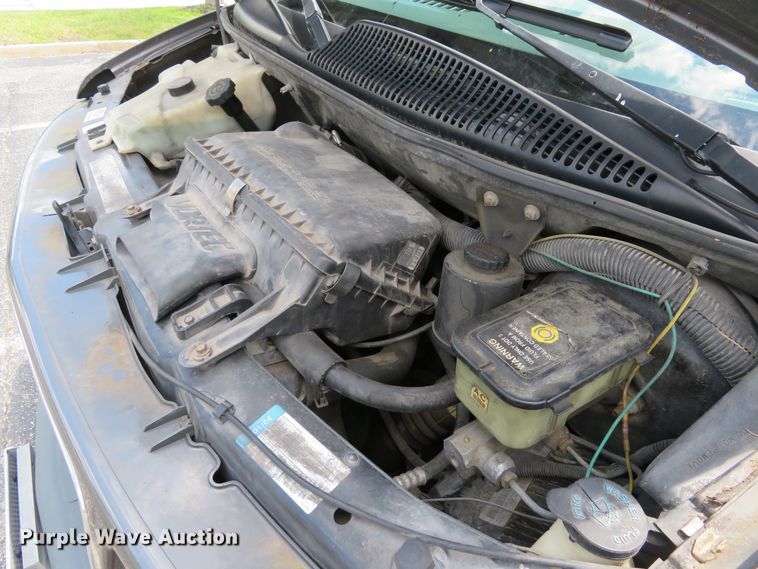 image for item DE8241 2000 GMC Savanna G1500 van