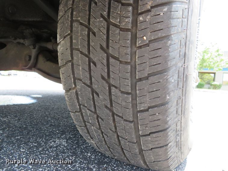 image for item DE8241 2000 GMC Savanna G1500 van