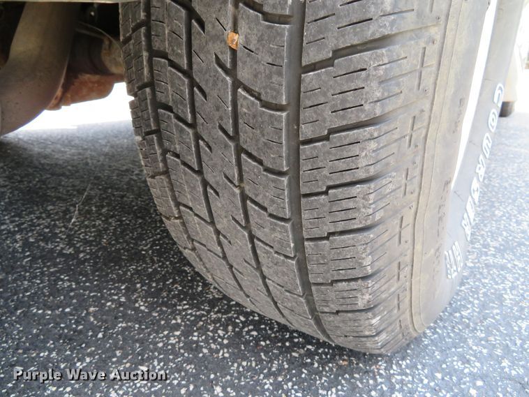 image for item DE8241 2000 GMC Savanna G1500 van