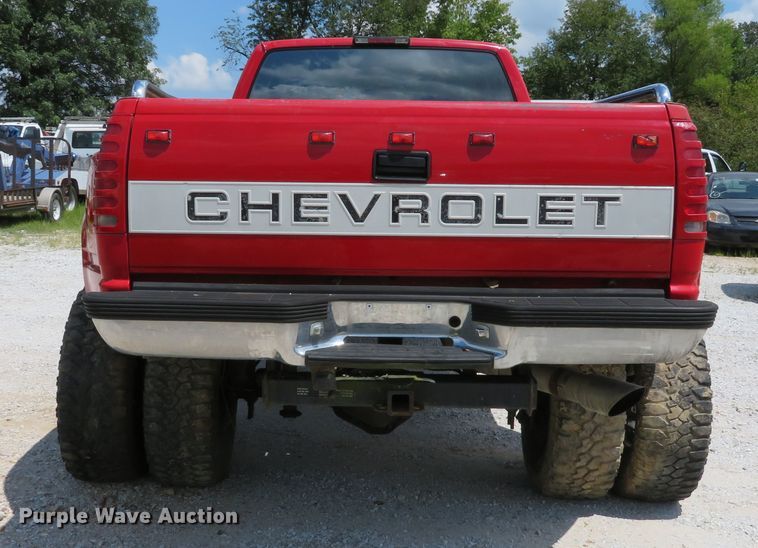image for item DE8247 1994 Chevrolet 3500 Ext. Cab pickup truck