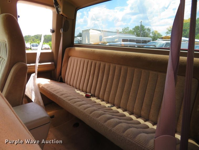 image for item DE8247 1994 Chevrolet 3500 Ext. Cab pickup truck