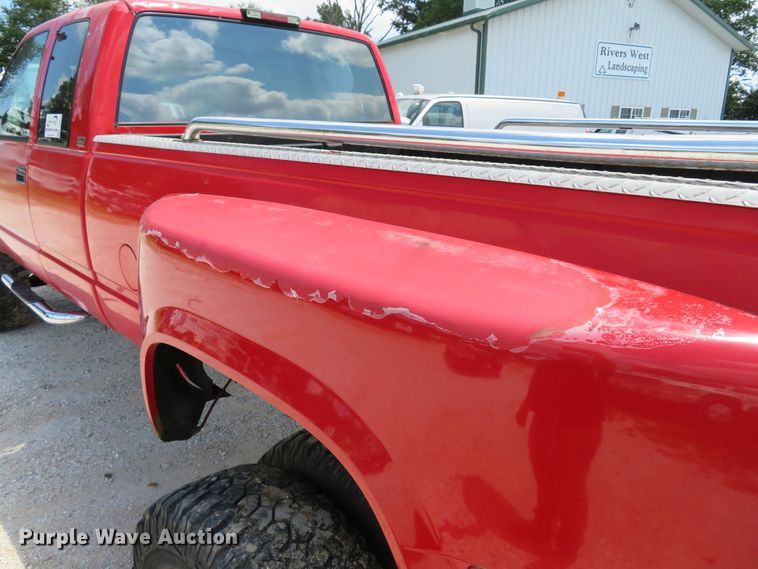 image for item DE8247 1994 Chevrolet 3500 Ext. Cab pickup truck