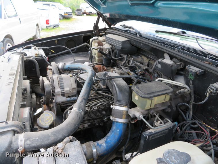 image for item DE8247 1994 Chevrolet 3500 Ext. Cab pickup truck