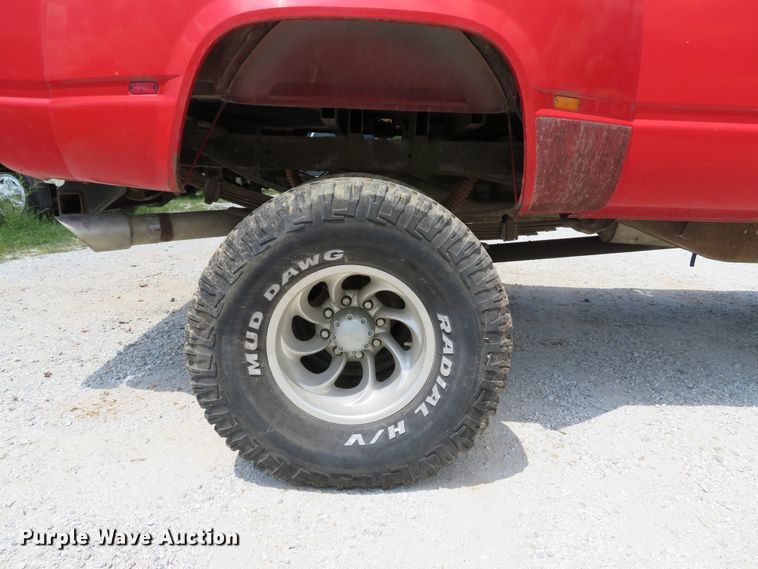 image for item DE8247 1994 Chevrolet 3500 Ext. Cab pickup truck