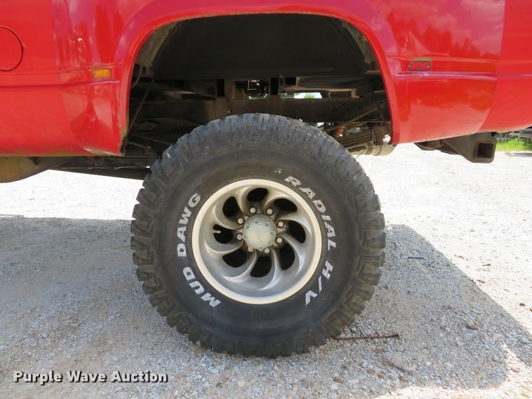 image for item DE8247 1994 Chevrolet 3500 Ext. Cab pickup truck