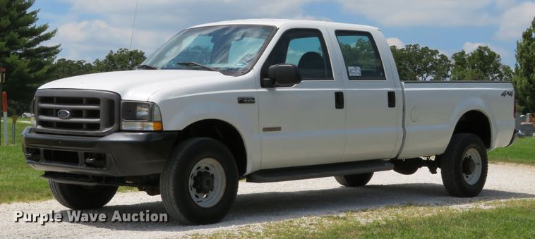 image for item DE8249 2004 Ford F350 Super Duty XL Crew Cab pickup truck