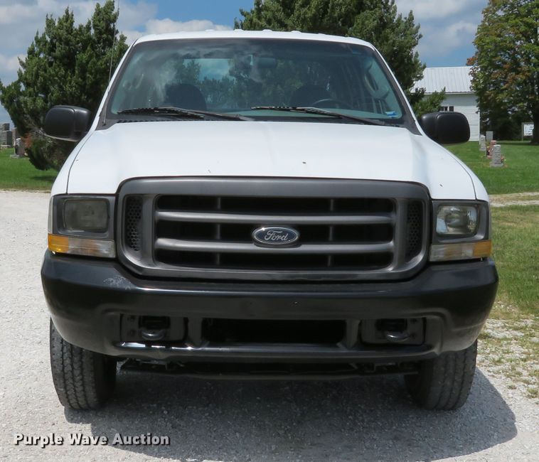 image for item DE8249 2004 Ford F350 Super Duty XL Crew Cab pickup truck