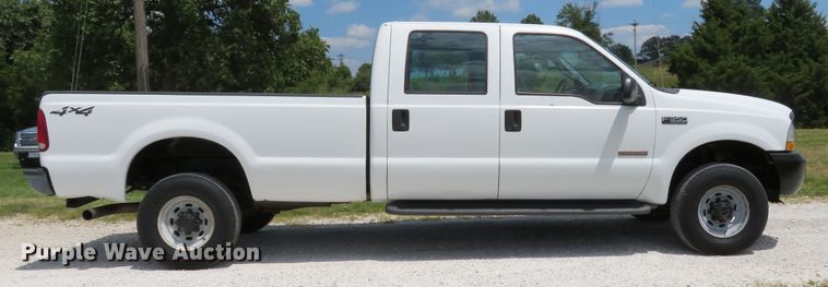 image for item DE8249 2004 Ford F350 Super Duty XL Crew Cab pickup truck