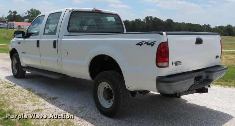 image for item DE8249 2004 Ford F350 Super Duty XL Crew Cab pickup truck