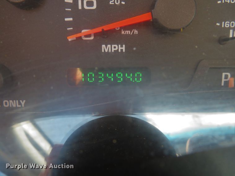 image for item DE8249 2004 Ford F350 Super Duty XL Crew Cab pickup truck