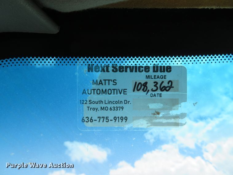 image for item DE8249 2004 Ford F350 Super Duty XL Crew Cab pickup truck