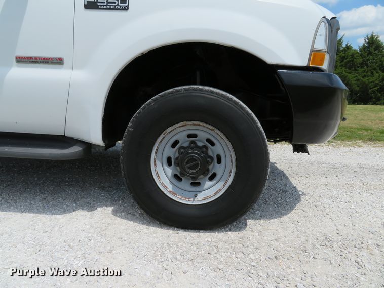 image for item DE8249 2004 Ford F350 Super Duty XL Crew Cab pickup truck