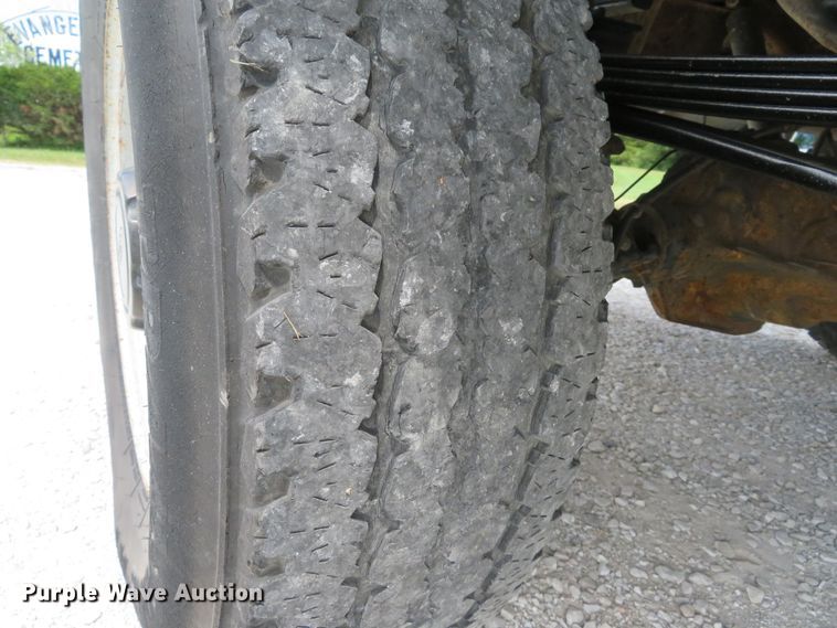 image for item DE8249 2004 Ford F350 Super Duty XL Crew Cab pickup truck