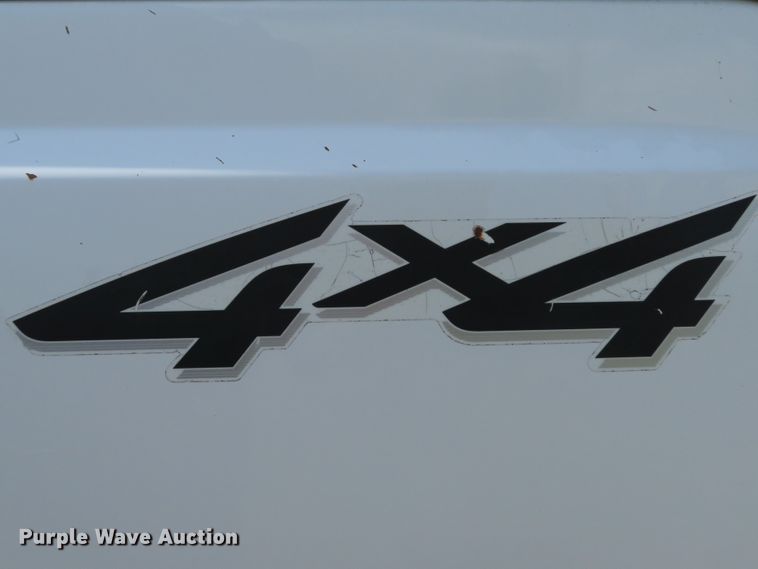 image for item DE8249 2004 Ford F350 Super Duty XL Crew Cab pickup truck