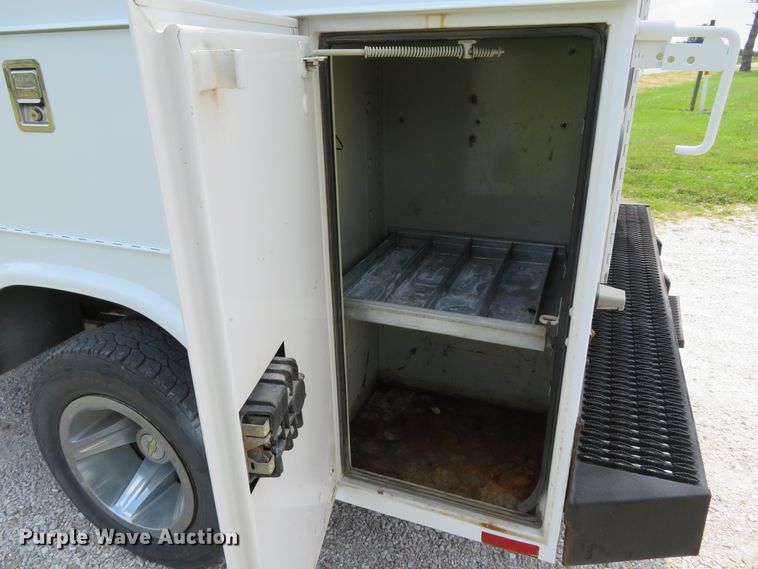 image for item DE8251 2010 Chevrolet Silverado 3500HD Ext. Cab utility bed pickup truck