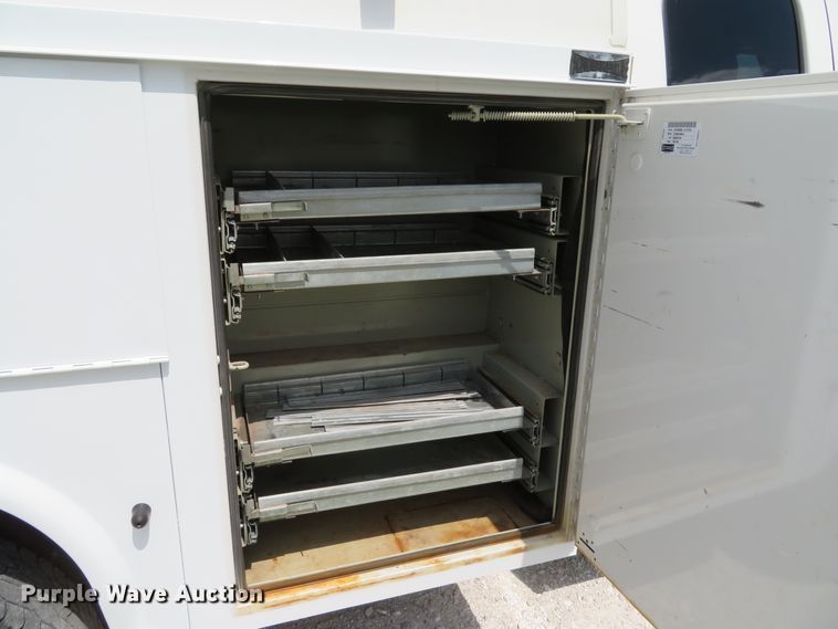 image for item DE8251 2010 Chevrolet Silverado 3500HD Ext. Cab utility bed pickup truck