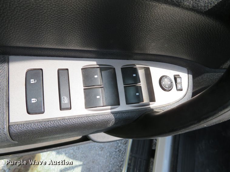 image for item DE8251 2010 Chevrolet Silverado 3500HD Ext. Cab utility bed pickup truck