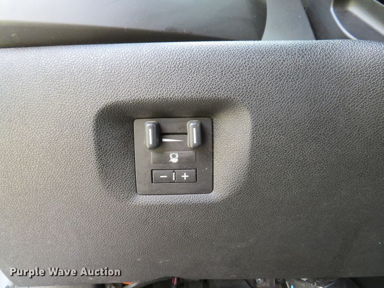 image for item DE8251 2010 Chevrolet Silverado 3500HD Ext. Cab utility bed pickup truck