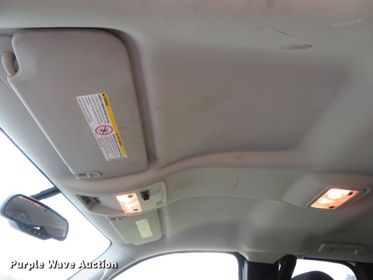 image for item DE8251 2010 Chevrolet Silverado 3500HD Ext. Cab utility bed pickup truck