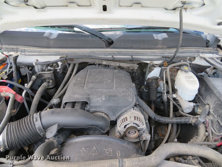 image for item DE8251 2010 Chevrolet Silverado 3500HD Ext. Cab utility bed pickup truck