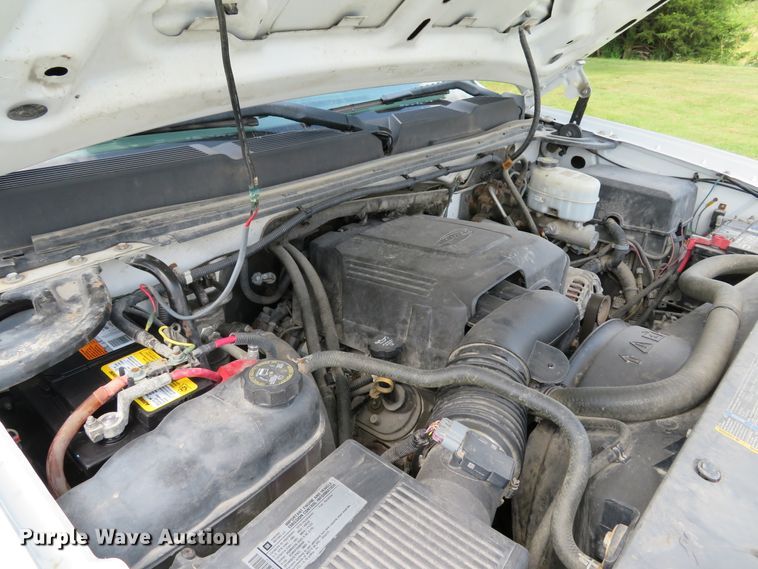 image for item DE8251 2010 Chevrolet Silverado 3500HD Ext. Cab utility bed pickup truck