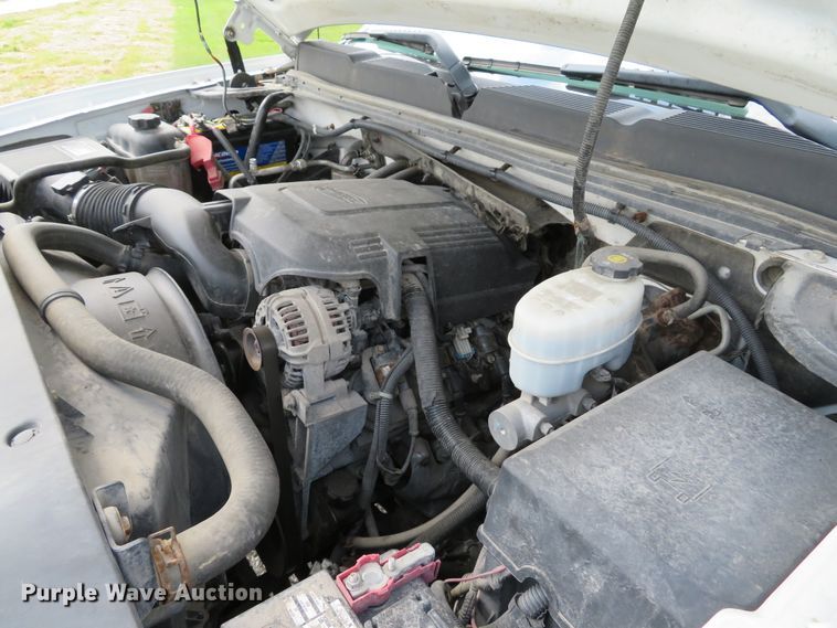 image for item DE8251 2010 Chevrolet Silverado 3500HD Ext. Cab utility bed pickup truck