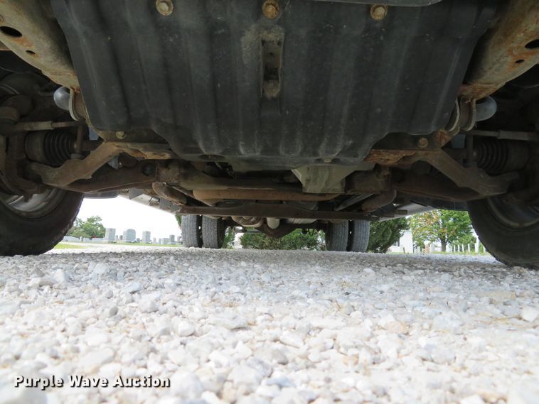 image for item DE8251 2010 Chevrolet Silverado 3500HD Ext. Cab utility bed pickup truck