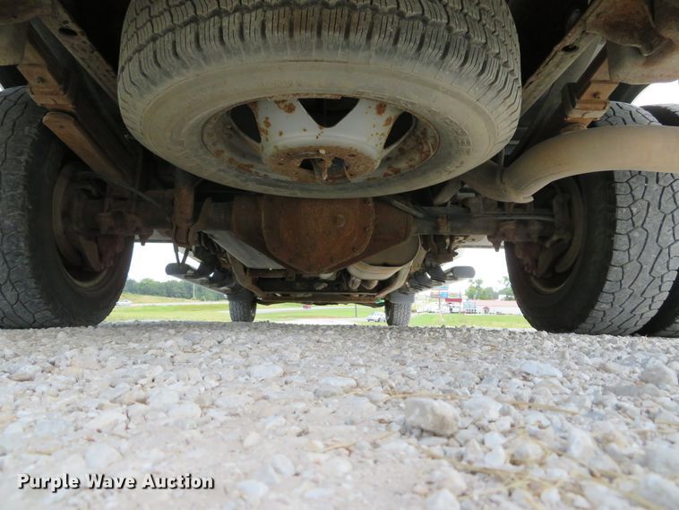 image for item DE8251 2010 Chevrolet Silverado 3500HD Ext. Cab utility bed pickup truck