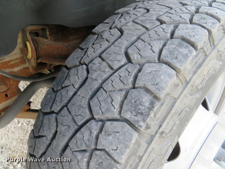 image for item DE8251 2010 Chevrolet Silverado 3500HD Ext. Cab utility bed pickup truck