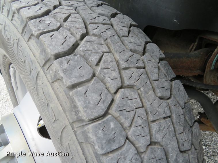 image for item DE8251 2010 Chevrolet Silverado 3500HD Ext. Cab utility bed pickup truck