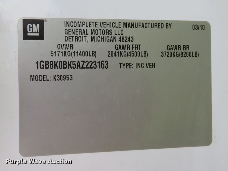 image for item DE8251 2010 Chevrolet Silverado 3500HD Ext. Cab utility bed pickup truck