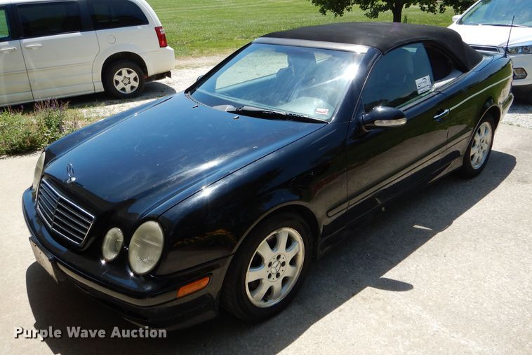 image for item DE8511 2002 Mercedes Benz CLK320 convertible