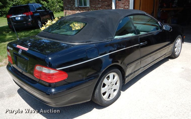 image for item DE8511 2002 Mercedes Benz CLK320 convertible