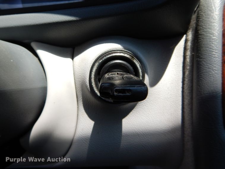 image for item DE8511 2002 Mercedes Benz CLK320 convertible