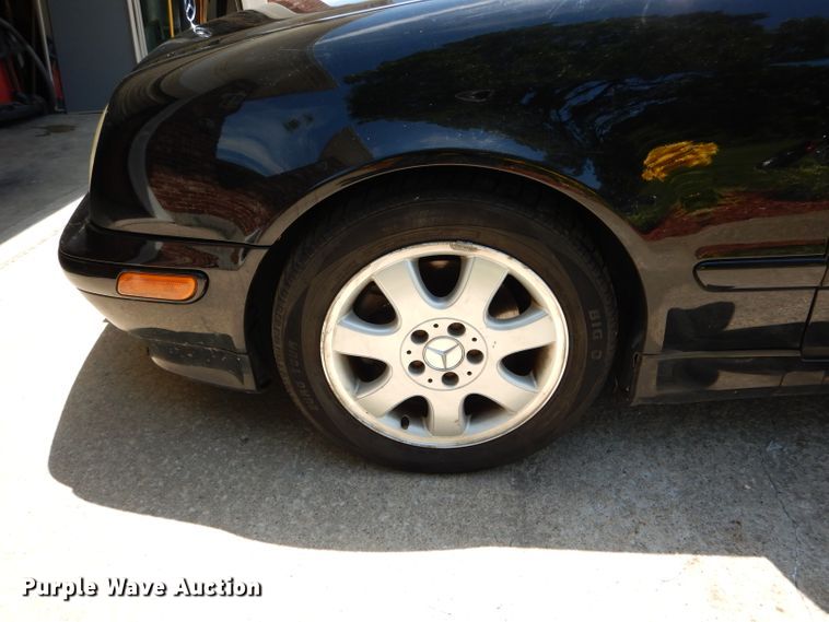 image for item DE8511 2002 Mercedes Benz CLK320 convertible