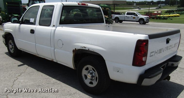 image for item DG1307 2003 Chevrolet Silverado 1500 Ext. Cab pickup truck