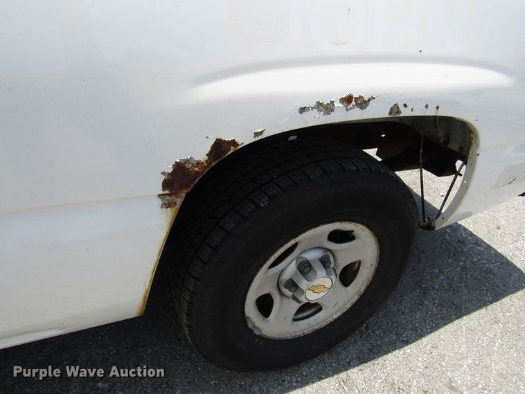 image for item DG1307 2003 Chevrolet Silverado 1500 Ext. Cab pickup truck